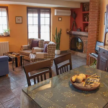 Casa Claudia Miranda del Castañar